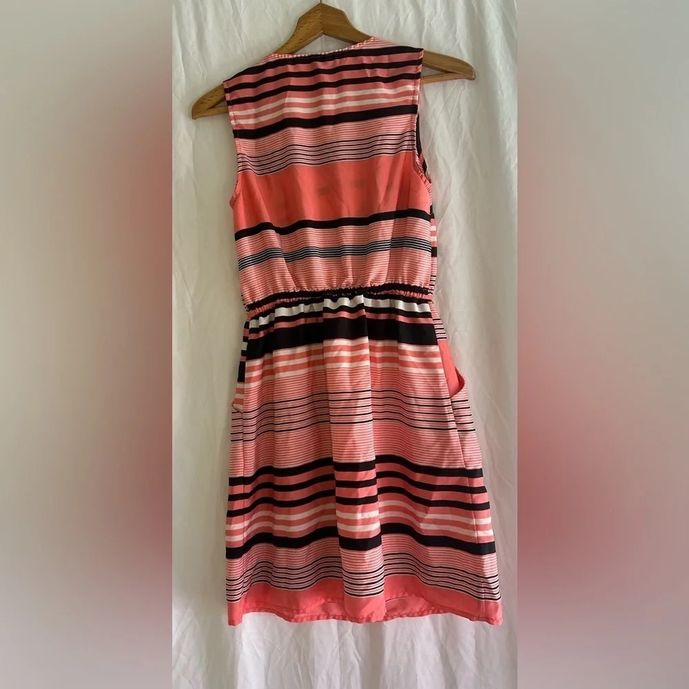 Rue 21 Girls Sleeveless Pink, Black, White stripe  Dress size Medium Pockets
